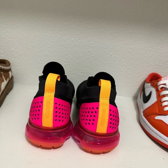 Nike Air Wmns VaporMax Moc 2 ‘Pink Blast’ - Picture 7 of 9